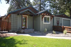 Guest Favorite! Prime West Side Location, Hot Tub - Image 2