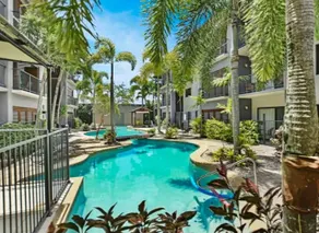 Resort Type Hotel Room in Center of Cairns - Image 5