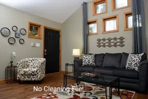 Carli's Unique Cozy Cottage No Cleaning Fee! - Image 3