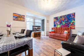 The Miracle Spacious 2 Bedroom 3 Beds Central Hull - Image 2