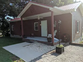 The Cabin at Cave Creek Farms - Image 2