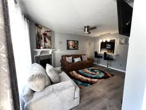 Luxury Townhome Jacksonville, NC - Image 5