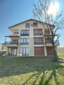 Luxury 4 bedroom villa with seaview & garden - Image 2