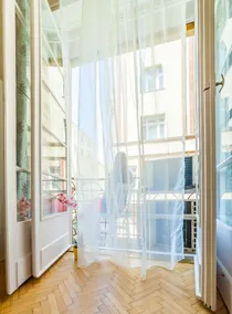 Nice Home with balcony in SYNAGOGUE AREA Nightlife - Image 2