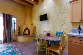 Sunny Adobe Casita With Fireplace 1.2mi/Plaza - Image 2