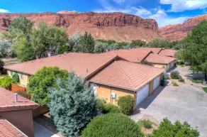 In Town Near Main Street!  Single Level With Garage - Private Gated Yard - Image 4