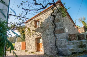 Casa da Miquelina, Cunha, Walls of Coura - Image 4
