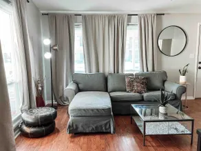 4BR Downtown Oasis - Close to Everything - Image 2