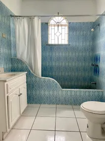 Entire 1 bedroom apartment with free WiFi - Image 2