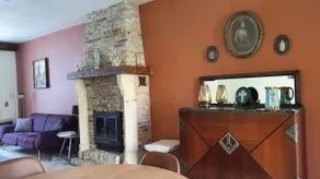 near center, 2 bathrooms, 3 bedrooms, parking/WiFi, all-in - Image 3
