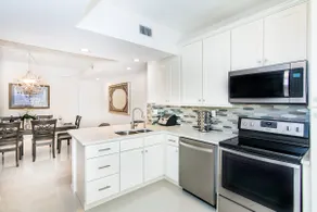 Sunsational Luxury 2/2 1900 ft to beach 1st Flr - Image 2