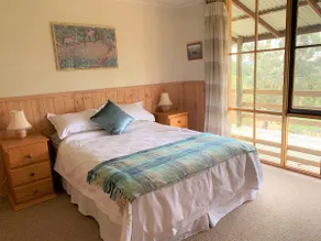 Mansfield Colonial Cabin with Stunning Views - Image 5