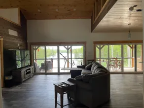 Cheerful four bedroom cottage on lakefront - Image 3