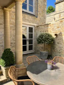 Large Cotswolds Retreat with Roof Terrace & Pool Table - Image 5