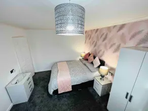 Super Cosy Pink Blossom Apartment - New - Image 4