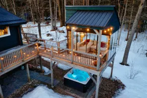 Beautiful Log Cottage: Glass Room, Hot Tub & Sauna - Image 3