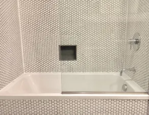 Bright & cozy 1BR/Balcony next to 3 subways! - Image 4