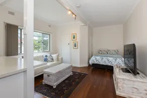Ocean Breeze Studio - Image 5