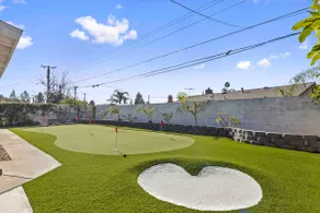 Charming 5 bedroom with a putting green - Image 4