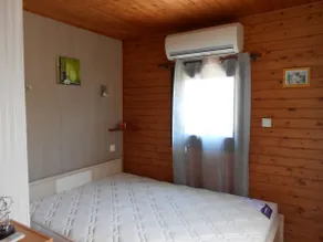 Air-conditioned cottage in Périgord Noir with indoor pool - Image 4