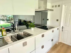South London - Luxury Urban Cabin Retreat - Image 2