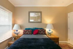 2BR suite near Biltmore, Downtown & Mission Hosp. - Image 3