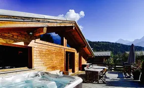 Chalet with hottub, in front of Mont Blanc... - Image 3