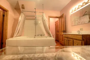 Summer Special! Inn at Chateau LaFayette Reneau - Image 5
