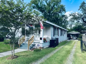 Crape Myrtle Cottage, fenced yard, patio & porch! - Image 3