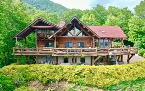 LUXURIOUS TN Mtn Lodge- Sleeps 22+, Hiking & Lake - Image 2