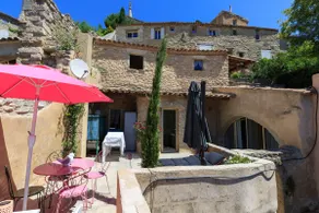 Unique & magical artist's house in the Luberon - Image 3