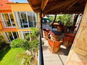 A house full of life with a Jacuzzi - Image 5