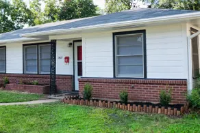 The Leonard House Perfect for extended stays | 3/2 - Image 2