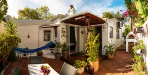 Off-Grid | Charming Village Cottage | Entire House - Image 3