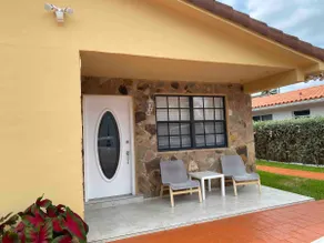 Modern Vacation home - 10 Min from MIA Airport - Image 3