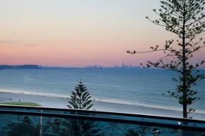 ICONIC UNIT 704 - LUXURY BEACHFRONT APARTMENT MED Wi-Fi På KIRRA BEACH IN COOLANGATTA - Image 4