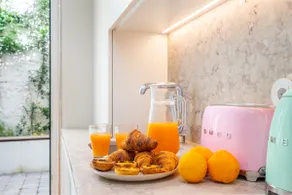 CSA18 Luxury Design Apartment - Image 4