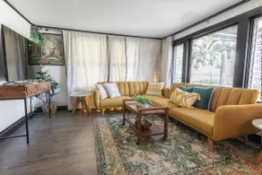 Walking distance to Downtown! Railroad House OS! - Image 4