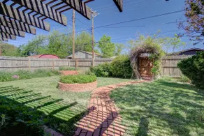 The Perky Pineapple! Neighbor to Texas Tech U!* - Image 3