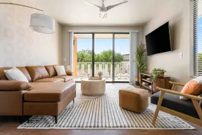 Modern apartment with 2 Primary BRs in Old Town - Image 4