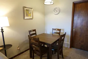 Entire 2 Bed Townhouse - Image 2