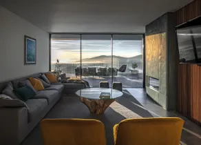 BARONESA HILLS TO HER HOLIDAY HOME IN DOURO - Image 3