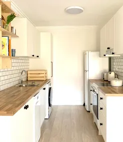Newly Renovated Leafy Courtyard Studio - Image 4