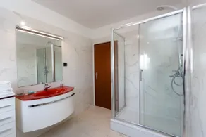 Adria Holiday Home - Image 5