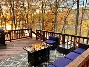 Beautiful Waterfront, w/ Dock, Firepit, Hot tub - Image 3