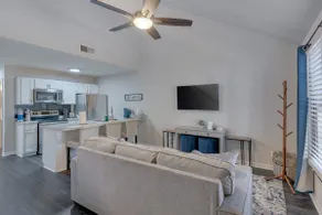 Modern 1BR Loft Near Nature Park, Downtown & Duke - Image 3