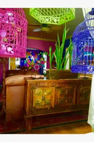 La Casa Blanca * Historic Home * 4 min to beach - Image 5