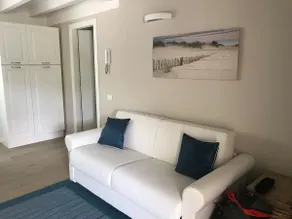 Apartment in residence with pool - Image 3