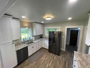 Gemhouse w/ RV parking - Image 2