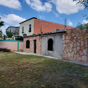 2 Bedroom-home, huge space with outdoor firepit - Image 3